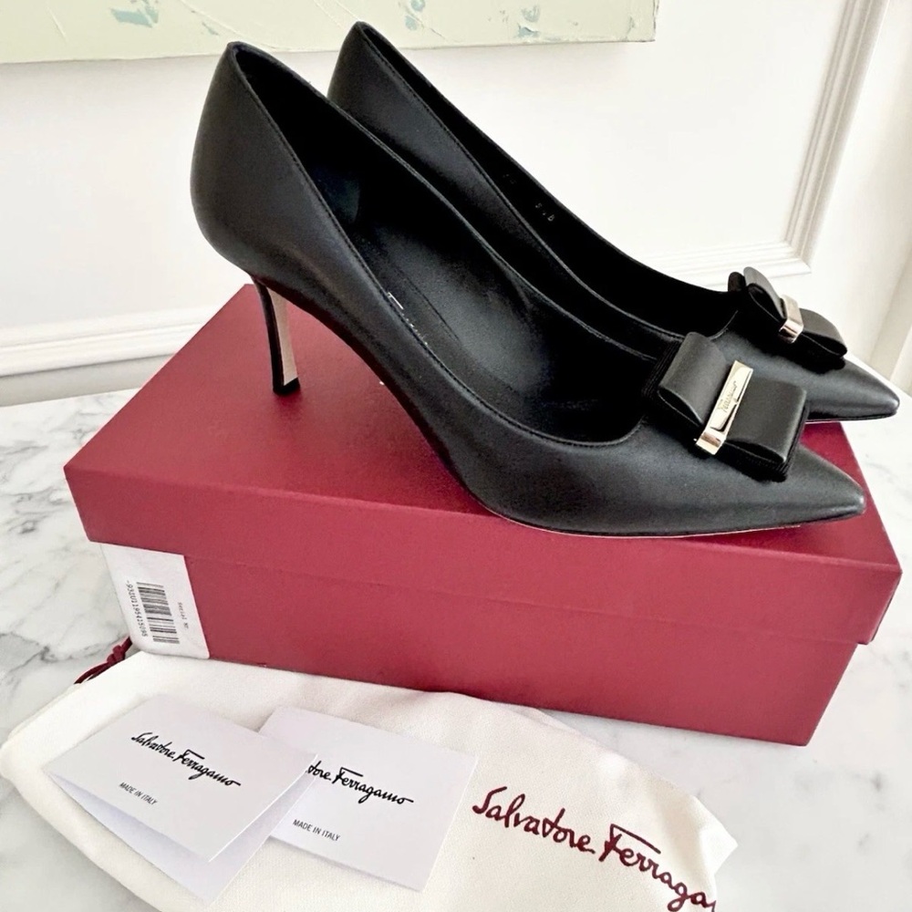 New In box ❤️Salvatore Ferragamo❤️Winnie 70 Nero Lamb Vara Bow Stiletto Sz 9.5